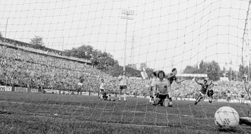 سويسرا وإنجلترا.. عندما يبحث منافسك عن الثأر بعد 43 عامًا